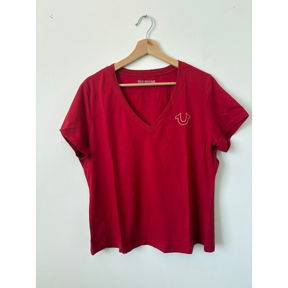 True Religion Floral Horseshoe V-Neck Tee – Jester Red – XL - Picture 1 of 4